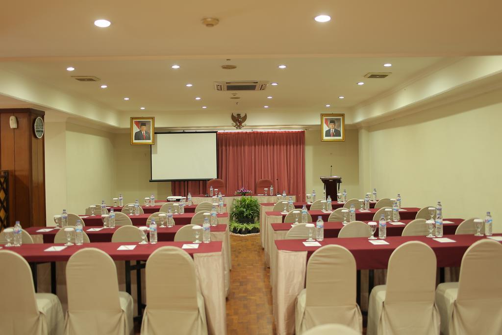 Weta International Hotel Sorabaya Extérieur photo